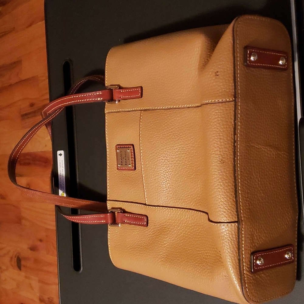 Dooney & Bourke  Handbag